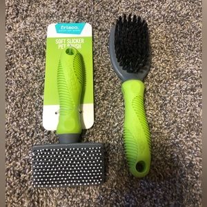 Pet brushes